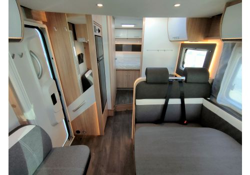 Low Profile Motorhome SUNLIGHT T69L en Rent