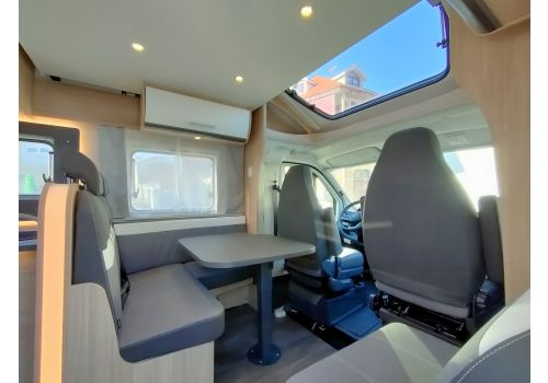 Low Profile Motorhome SUNLIGHT T69L en Rent