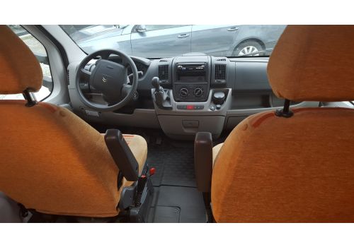 Low Profile Motorhome MONCAYO Mediterráneo 772 en Sale Occasion