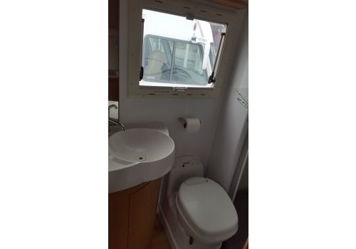 Low Profile Motorhome MONCAYO Mediterráneo 772 en Sale Occasion