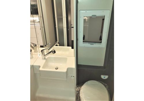 Low Profile Motorhome ROLLER TEAM 291 TL en Rent