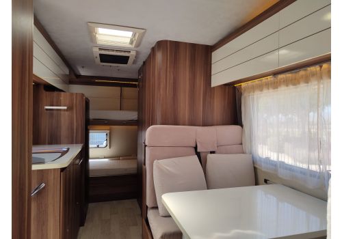 Capuchina Motorhome ROLLER TEAM Zefiro 275 en Sale Occasion