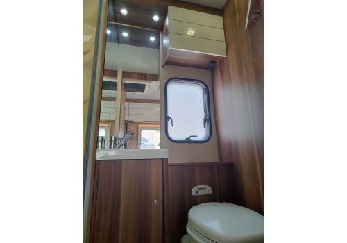 Capuchina Motorhome ROLLER TEAM Zefiro 275 en Sale Occasion