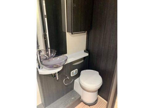 Low Profile Motorhome BENIMAR Mileo 292 en Sale Occasion