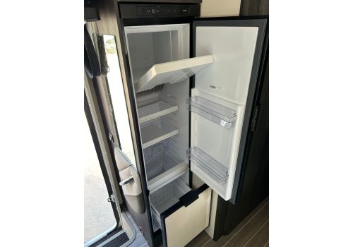 Low Profile Motorhome ROLLER TEAM Kronos 284 TL en Sale Occasion
