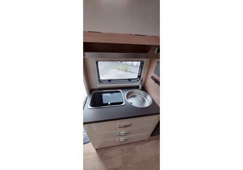 Low Profile Motorhome ITINEO PJ 700 Modelo 2022 en Sale Occasion