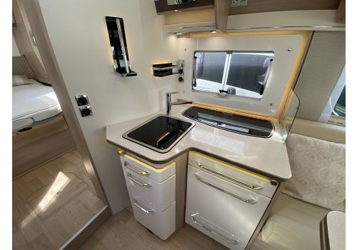 Low Profile Motorhome RAPIDO 686F en Sale Occasion