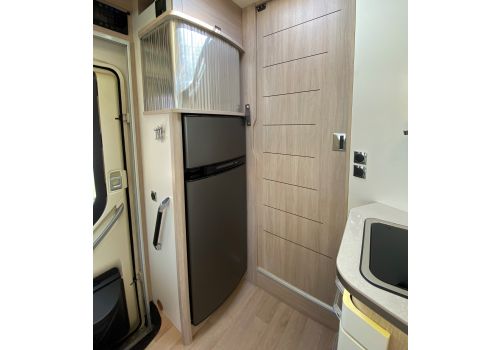 Low Profile Motorhome RAPIDO 686F en Sale Occasion