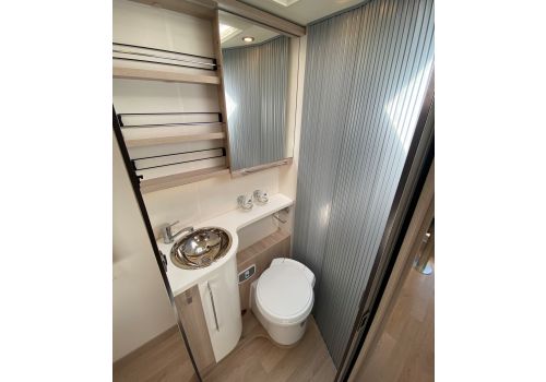 Low Profile Motorhome RAPIDO 686F en Sale Occasion