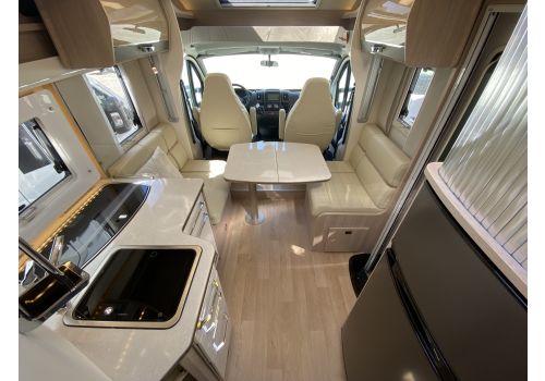Low Profile Motorhome RAPIDO 686F en Sale Occasion