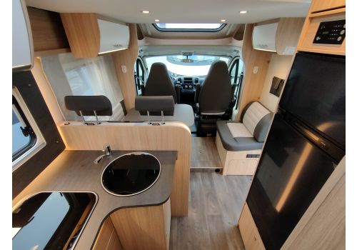 Low Profile Motorhome SUNLIGHT T68 Adventure Edition en Sale Occasion