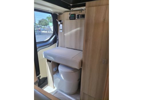 Camper Van DREAMER Cap Land en Sale Occasion