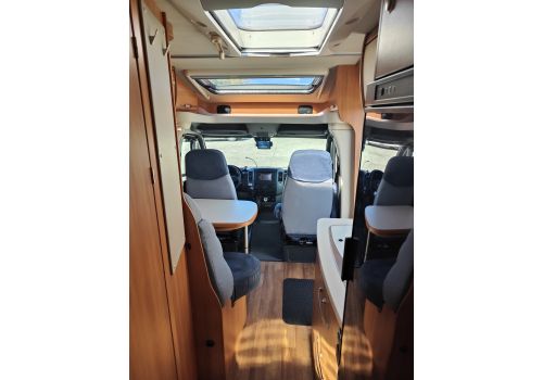 Low Profile Motorhome HYMER ML 560 en Sale Occasion