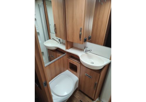 Low Profile Motorhome HYMER ML 560 en Sale Occasion