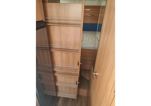 Low Profile Motorhome HYMER ML 560 en Sale Occasion
