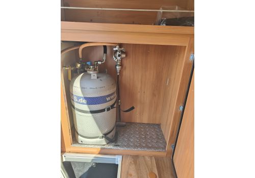 Low Profile Motorhome HYMER ML 560 en Sale Occasion