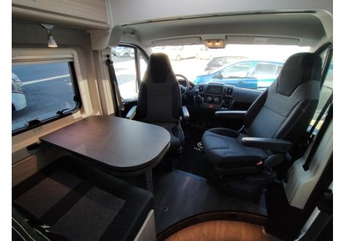 Camper Van SUNLIGHT Cliff 600 Modelo 2020 en Sale Occasion