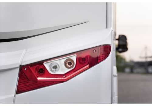 Low Profile Motorhome DETHLEFFS Advantage T7051 modelo 2018 en Catalog
