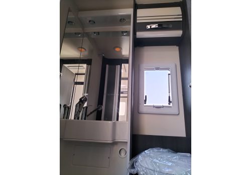Low Profile Motorhome ROLLER TEAM Kronos 294 TL en Sale Occasion