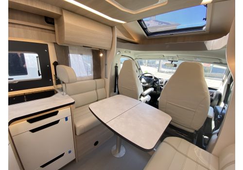 Low Profile Motorhome RAPIDO 686F Modelo 2023 en Sale Occasion