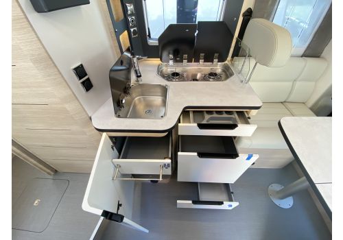 Low Profile Motorhome RAPIDO 686F Modelo 2023 en Sale Occasion