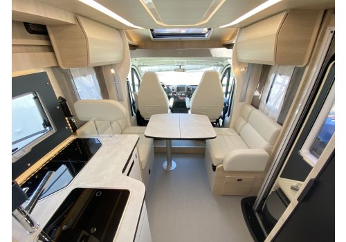 Low Profile Motorhome RAPIDO 686F Modelo 2023 en Sale Occasion