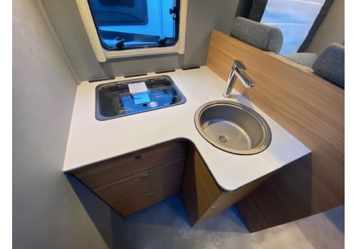 Low Profile Motorhome DETHLEFFS Just T7052 DBM Modelo 2023 en Sale Occasion