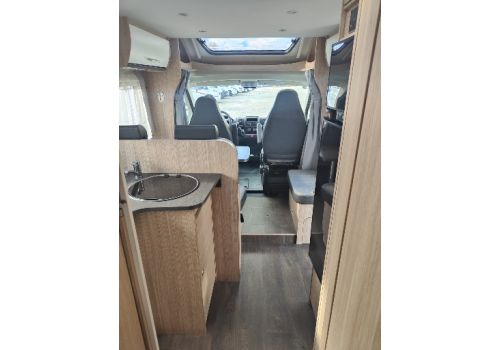 Low Profile Motorhome SUNLIGHT T 65 en Sale Occasion