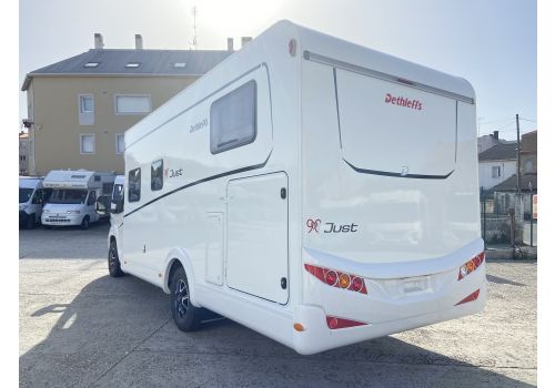 Low Profile Motorhome DETHLEFFS Just T7052 EB en Rent