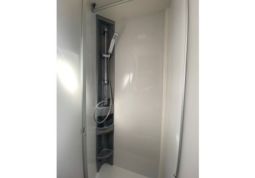Low Profile Motorhome DETHLEFFS Just T7052 EB en Rent