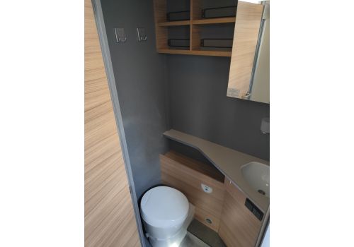 Low Profile Motorhome DETHLEFFS Just T7052 DBM en Sale Occasion