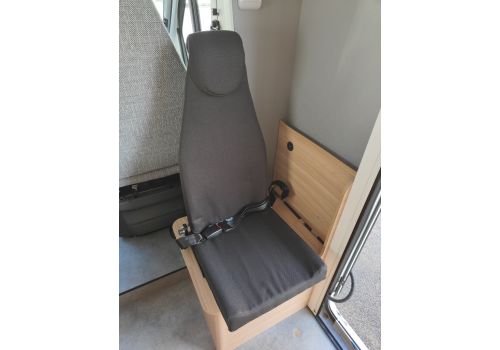 Low Profile Motorhome DETHLEFFS Just T7052 DBM en Sale Occasion