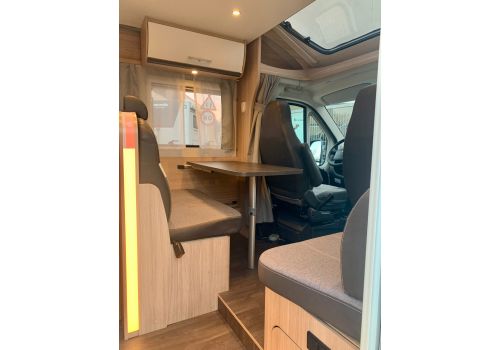 Low Profile Motorhome SUNLIGHT T 65 en Sale Occasion