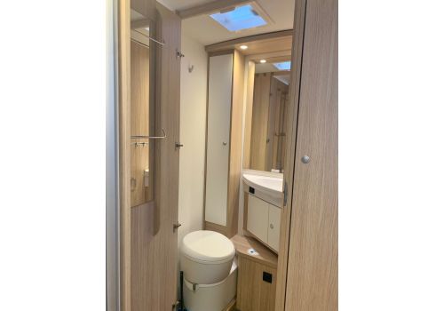 Low Profile Motorhome SUNLIGHT T 65 en Sale Occasion