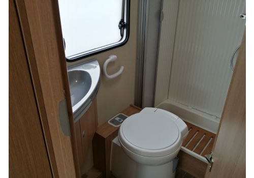 Low Profile Motorhome SUNLIGHT T-63 modelo 2016 en Sale Occasion