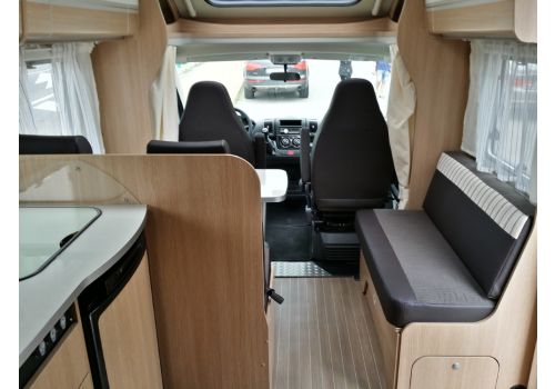 Low Profile Motorhome SUNLIGHT T-63 modelo 2016 en Sale Occasion