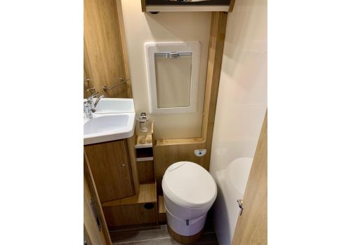 Integral Motorhome ROLLER TEAM Zefiro 267 INT en Sale Occasion