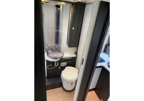 Low Profile Motorhome BENIMAR Mileo 294 en Sale Occasion