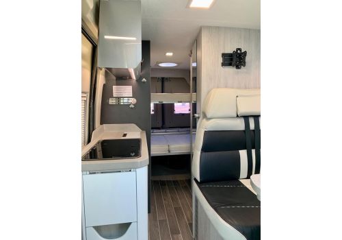 Camper Van ROLLER TEAM Livingstone 5 Advance en Sale Occasion