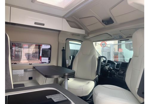 Camper Van ROLLER TEAM Livingstone K2 Sport KM0 en Sale Occasion