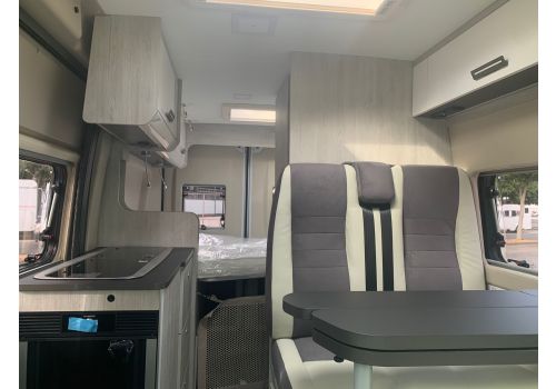 Camper Van ROLLER TEAM Livingstone K2 Sport KM0 en Sale Occasion