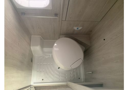 Camper Van ROLLER TEAM Livingstone K2 Sport KM0 en Sale Occasion