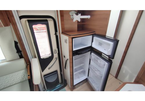 Low Profile Motorhome RAPIDO 696F Modelo 2023 en Sale Occasion