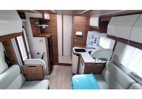 Low Profile Motorhome RAPIDO 696F Modelo 2023 en Sale Occasion