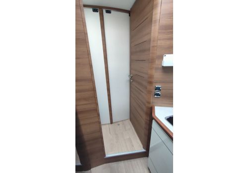 Low Profile Motorhome RAPIDO 696F Modelo 2023 en Sale Occasion