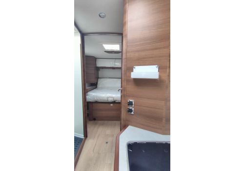 Low Profile Motorhome RAPIDO 696F Modelo 2023 en Sale Occasion