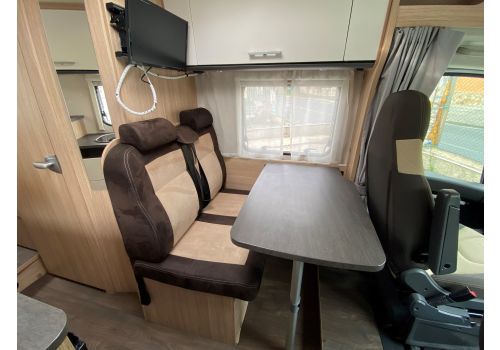 Low Profile Motorhome SUNLIGHT V66 en Sale Occasion