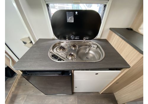 Low Profile Motorhome SUNLIGHT V66 en Sale Occasion