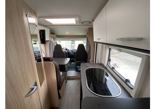 Low Profile Motorhome SUNLIGHT V66 en Sale Occasion