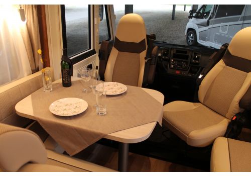 Integral Motorhome DETHLEFFS Advatange I7051EB modelo 2018 en Sale Occasion